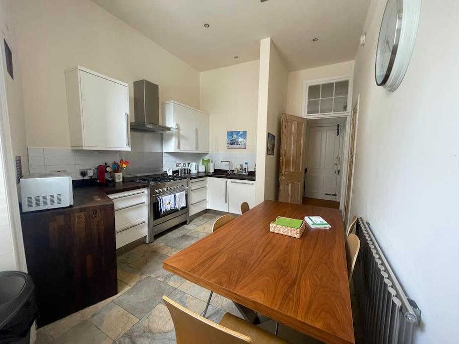 Апартаменты Stunning West End Flat! Глазго Экстерьер фото